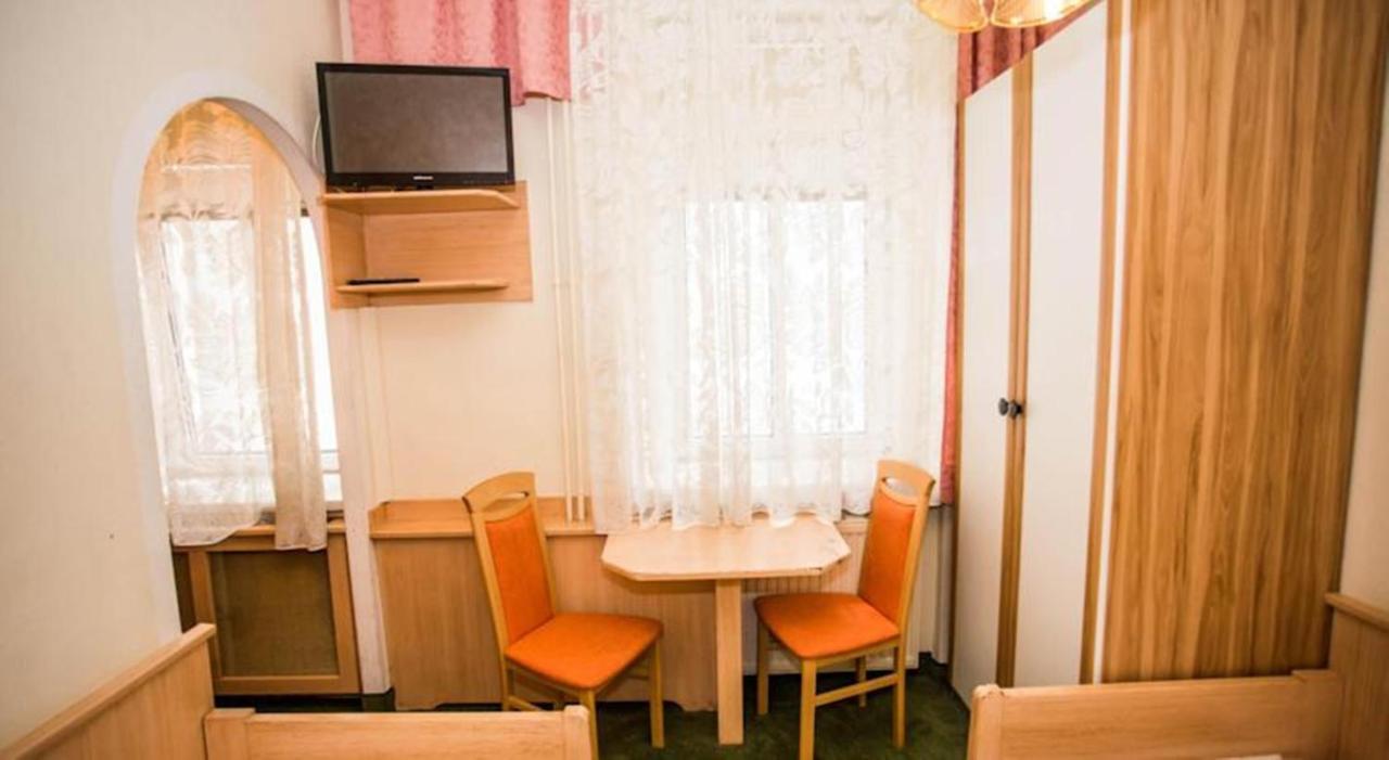 וינה Hotel Hadrigan מראה חיצוני תמונה
