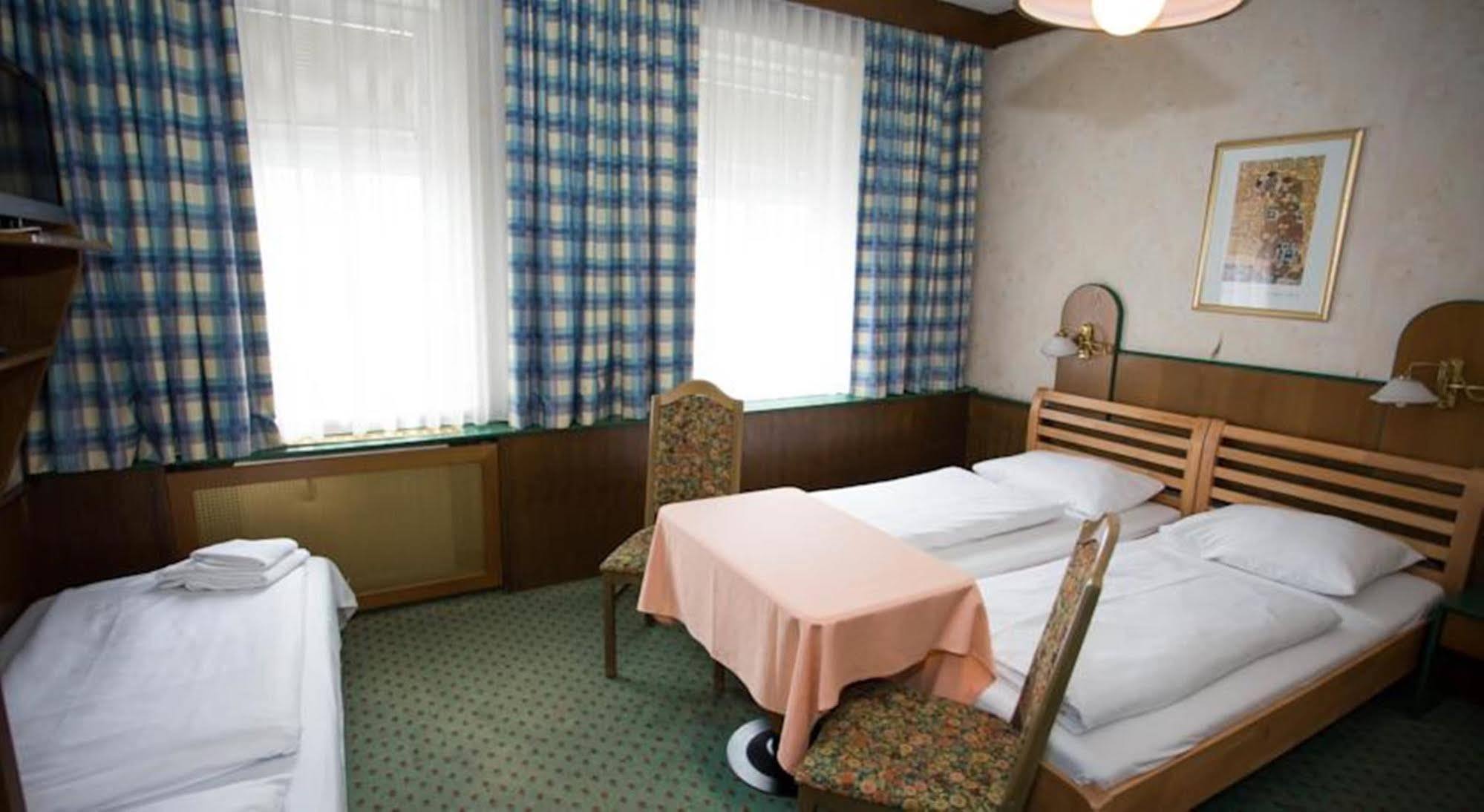 וינה Hotel Hadrigan מראה חיצוני תמונה