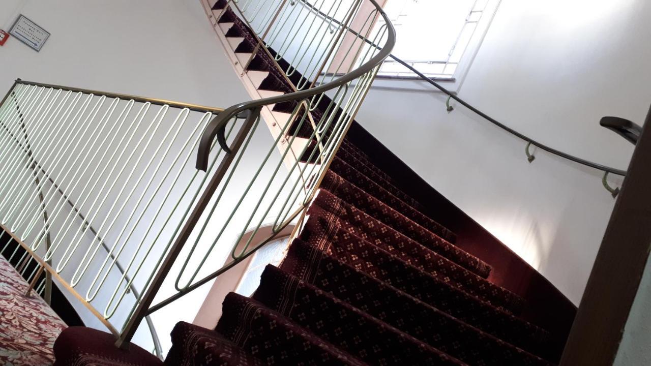 וינה Hotel Hadrigan מראה חיצוני תמונה
